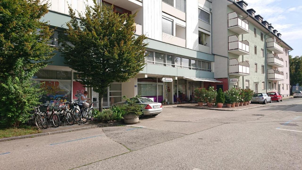 Wohnen Im Kolonialstil Inklusive Tiefgarage, Kontaktloser Check-In クラーゲンフルト エクステリア 写真